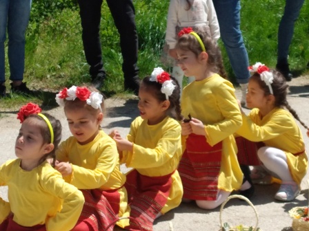 Лазарнята в село Гарван – празник на любителското творчество